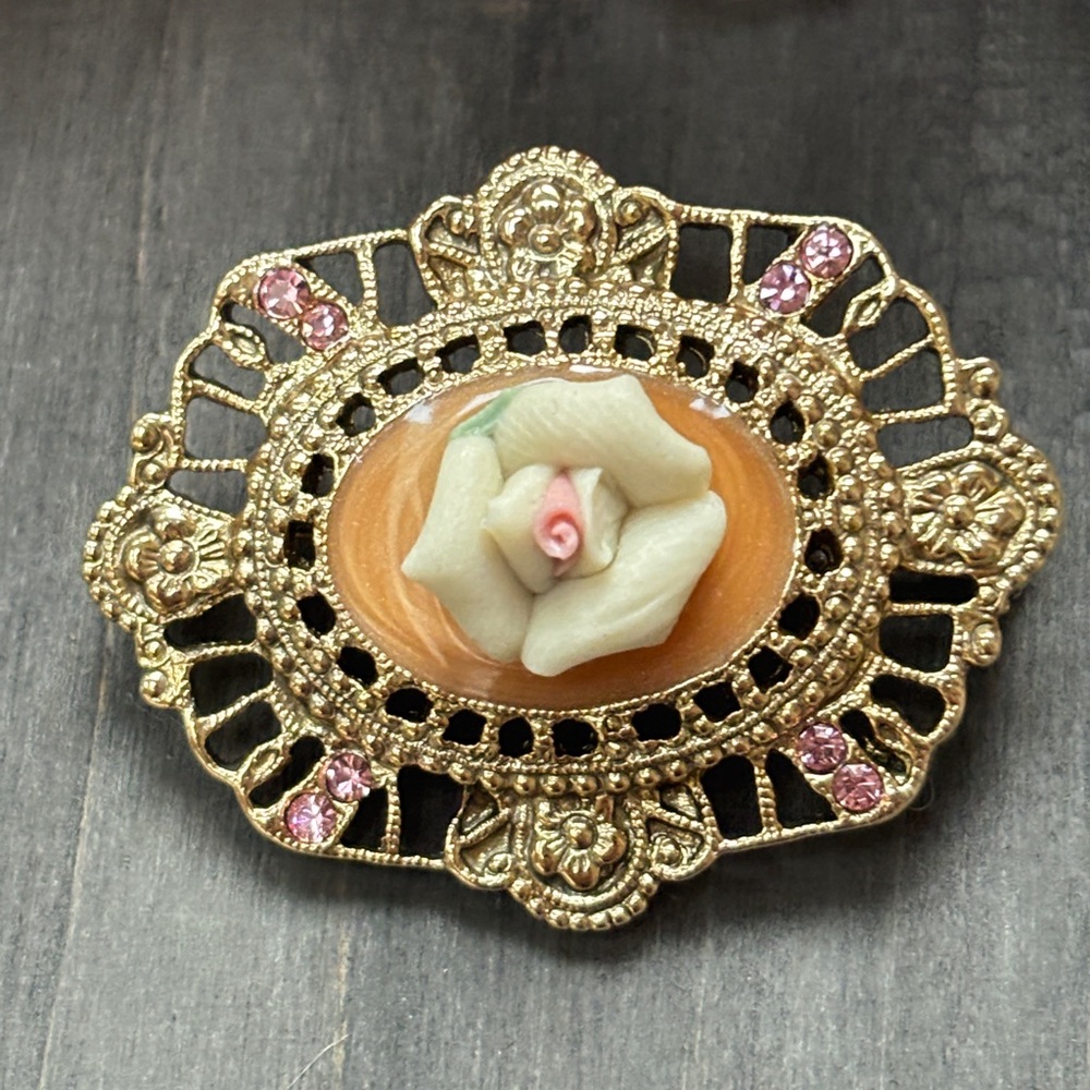 Vintage Gold Tone Oval Brooch with Ceramic Rose